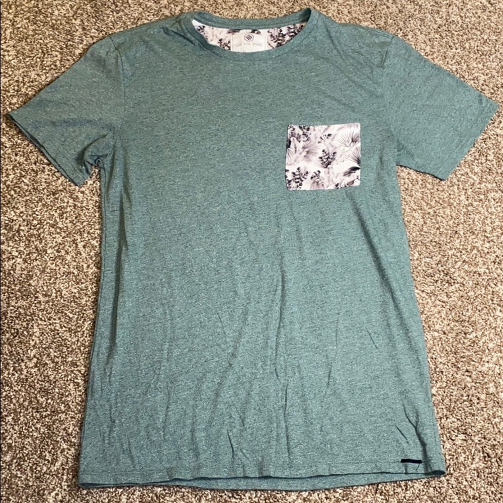 EUC: PacSun Tee (Men’s Small)